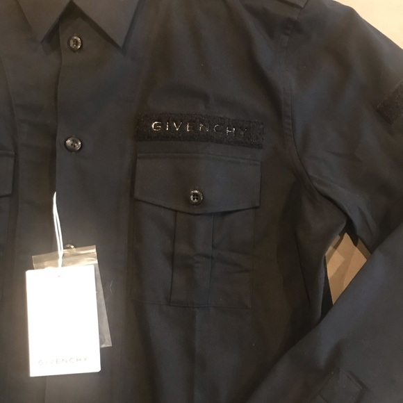 Givenchy - Picture 2 of 6